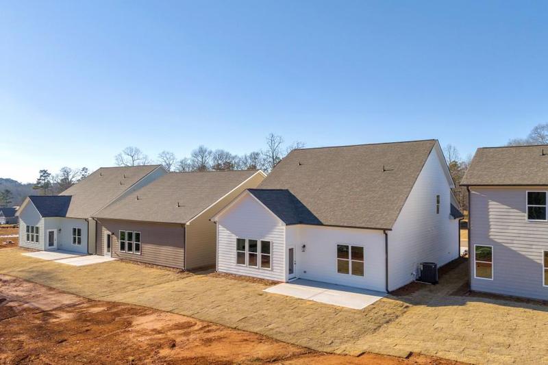 Image for property 35 Bowers Estates Drive, Hartwell, GA 30643