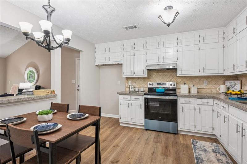 Image for property 6693 DOUBLEGATE Lane, Rex, GA 30273