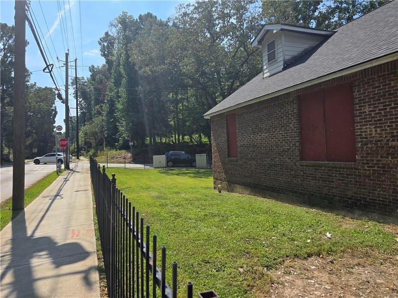 Image for property 556 Bolton Road, Atlanta, GA 30331