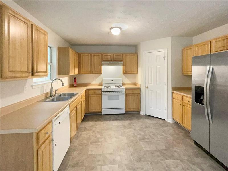 Image for property 3227 Diamond Bluff, Union City, GA 30291