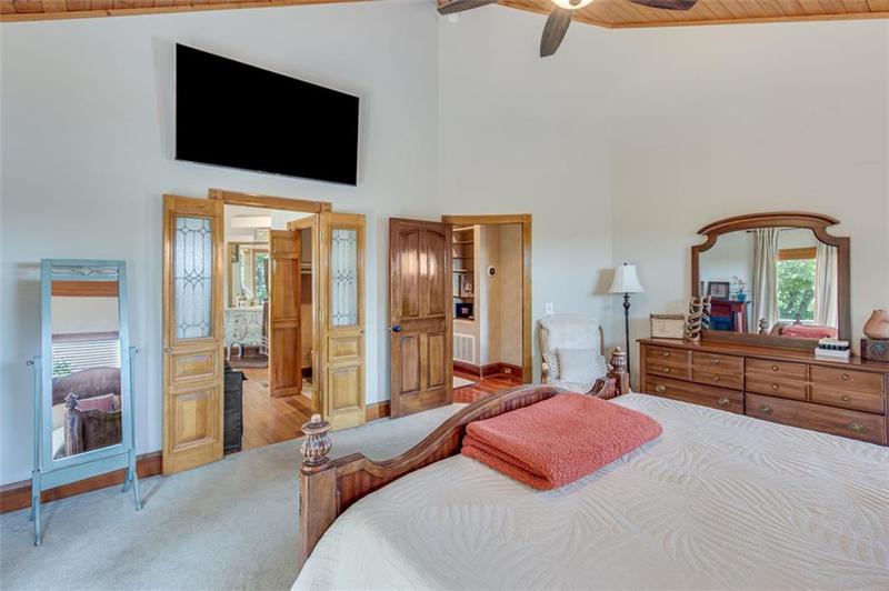 Image for property 2935 THOMPSON MILL Road, Gainesville, GA 30506