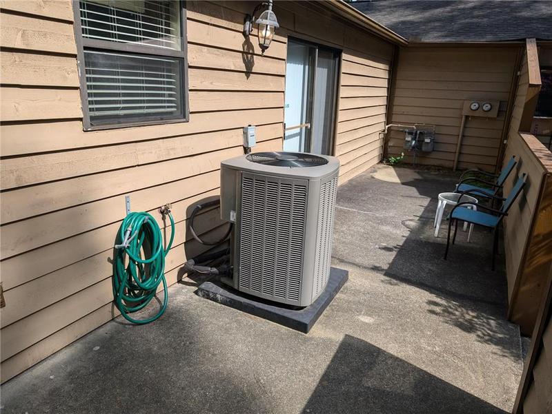 Image for property 842 Bonnie Glen Drive, Marietta, GA 30067