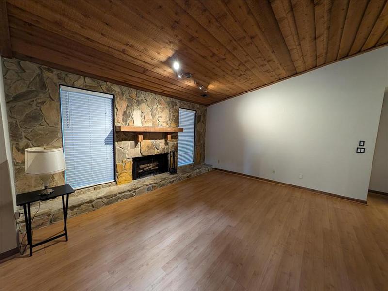Image for property 842 Bonnie Glen Drive, Marietta, GA 30067