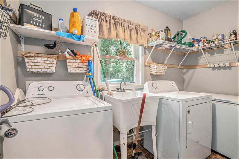 Image for property 55 WOLFSKIN Road, Arnoldsville, GA 30619