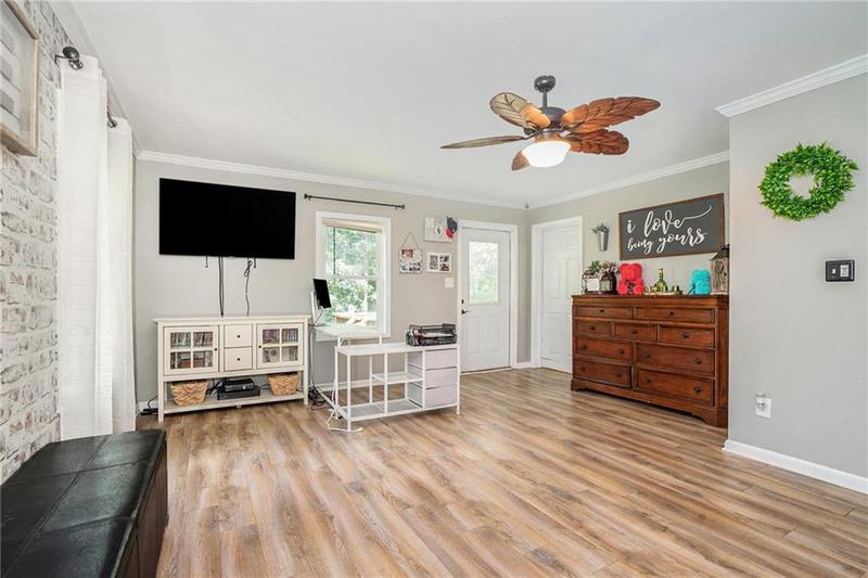Image for property 55 WOLFSKIN Road, Arnoldsville, GA 30619