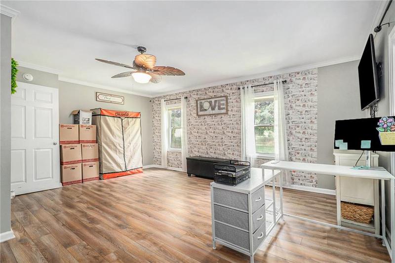 Image for property 55 WOLFSKIN Road, Arnoldsville, GA 30619