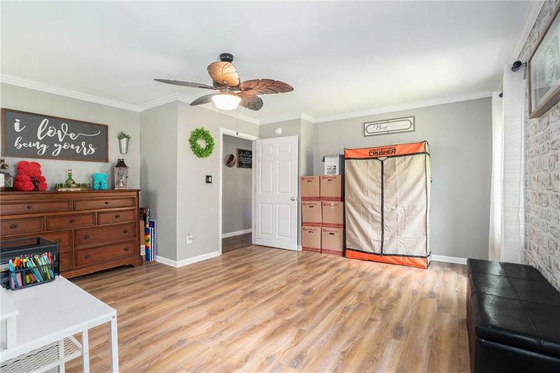 Image for property 55 WOLFSKIN Road, Arnoldsville, GA 30619