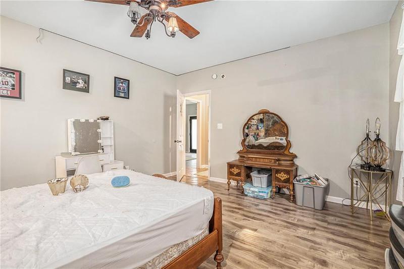 Image for property 55 WOLFSKIN Road, Arnoldsville, GA 30619