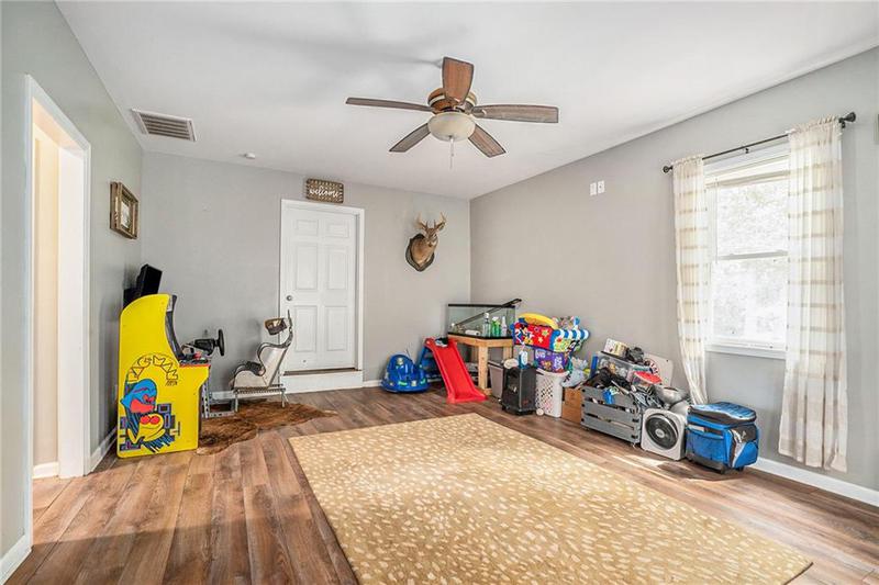 Image for property 55 WOLFSKIN Road, Arnoldsville, GA 30619