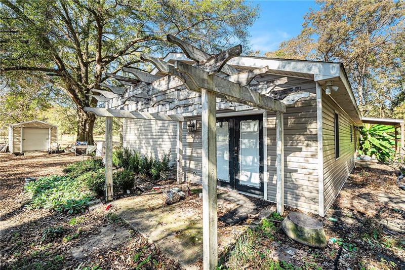 Image for property 55 WOLFSKIN Road, Arnoldsville, GA 30619
