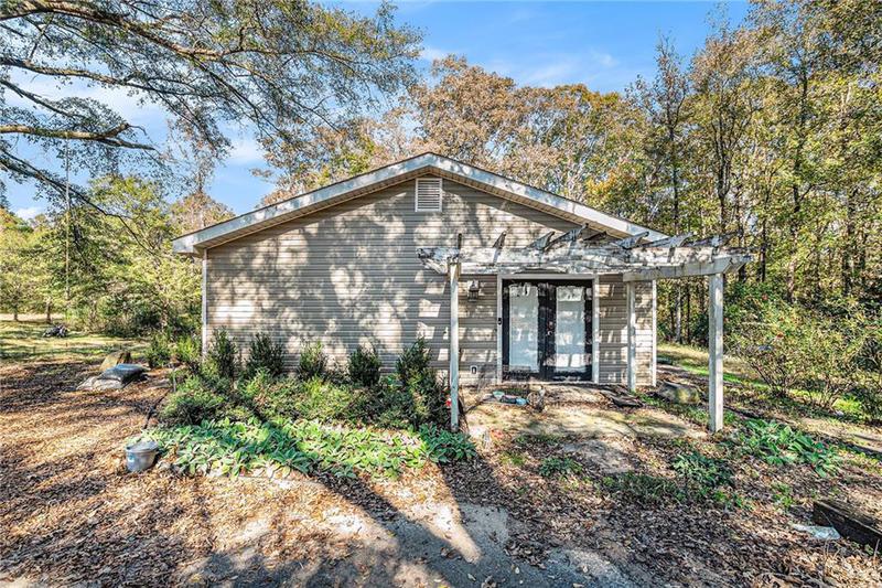 Image for property 55 WOLFSKIN Road, Arnoldsville, GA 30619