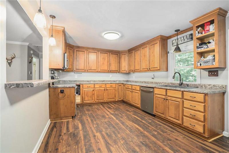 Image for property 55 WOLFSKIN Road, Arnoldsville, GA 30619