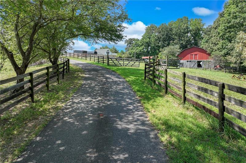 Image for property 518 Overlook Drive, Dawsonville, GA 30534