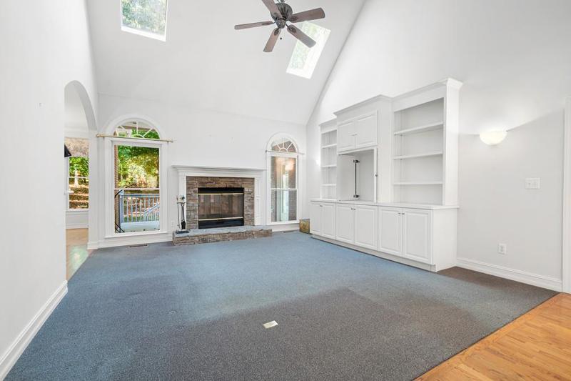Image for property 929 Thousand Oaks Bend, Kennesaw, GA 30152