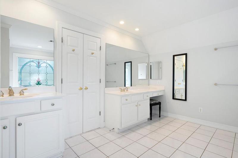 Image for property 929 Thousand Oaks Bend, Kennesaw, GA 30152