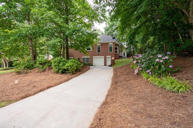 Image for property 929 Thousand Oaks Bend, Kennesaw, GA 30152
