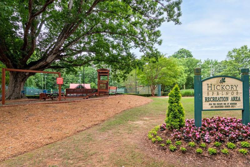 Image for property 929 Thousand Oaks Bend, Kennesaw, GA 30152