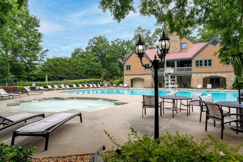 Image for property 929 Thousand Oaks Bend, Kennesaw, GA 30152