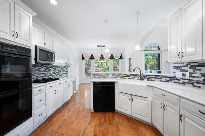 Image for property 929 Thousand Oaks Bend, Kennesaw, GA 30152