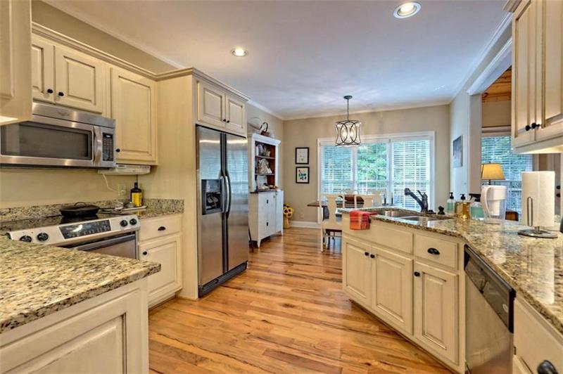 Image for property 10 Quiet Place Lane, Clayton, GA 30525
