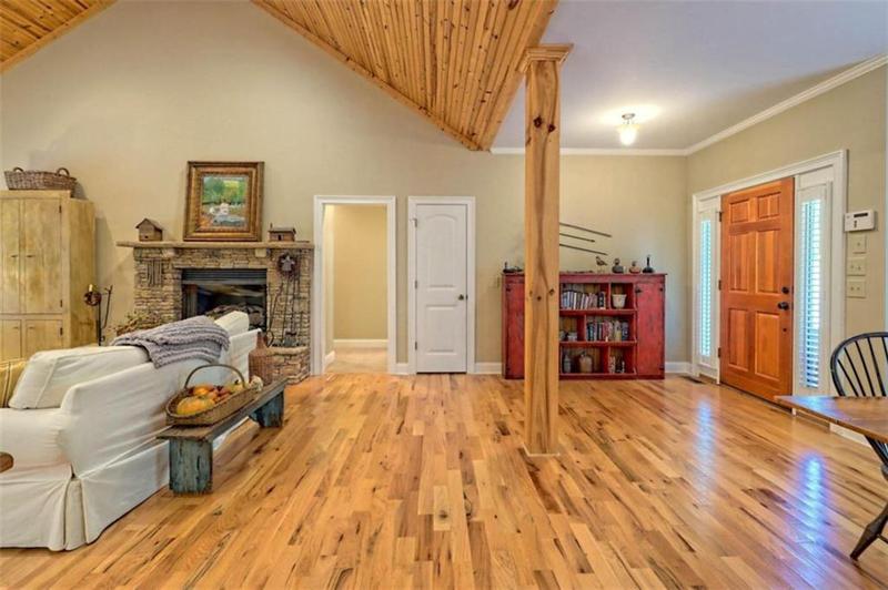 Image for property 10 Quiet Place Lane, Clayton, GA 30525