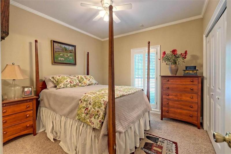 Image for property 10 Quiet Place Lane, Clayton, GA 30525