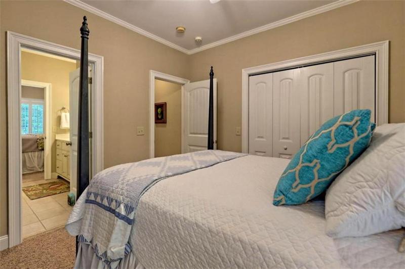 Image for property 10 Quiet Place Lane, Clayton, GA 30525