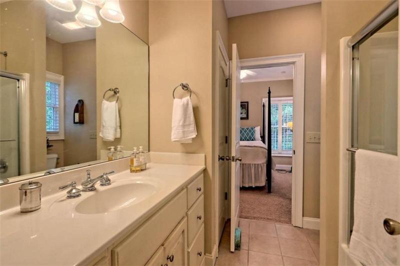 Image for property 10 Quiet Place Lane, Clayton, GA 30525