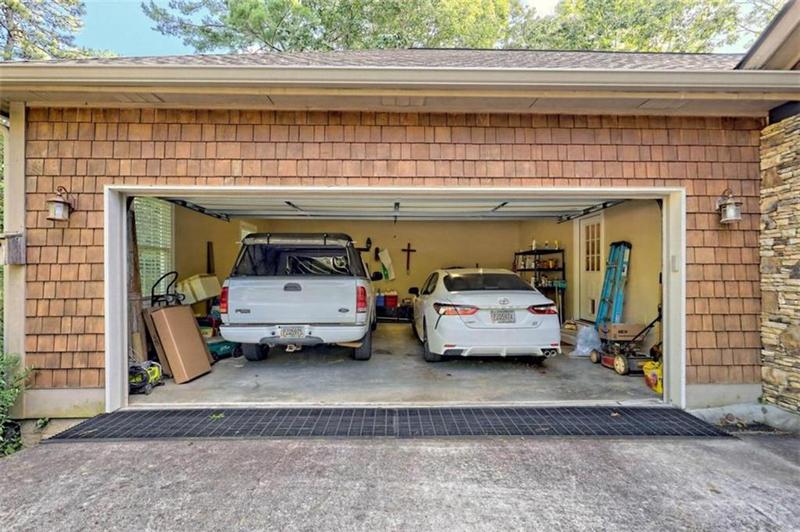 Image for property 10 Quiet Place Lane, Clayton, GA 30525