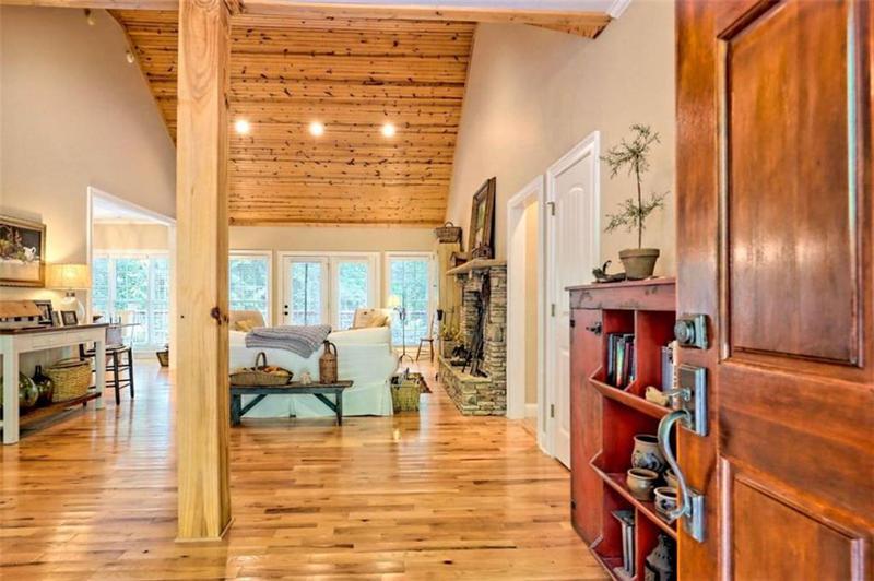 Image for property 10 Quiet Place Lane, Clayton, GA 30525
