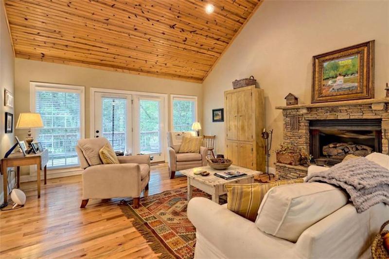Image for property 10 Quiet Place Lane, Clayton, GA 30525