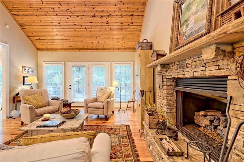 Image for property 10 Quiet Place Lane, Clayton, GA 30525