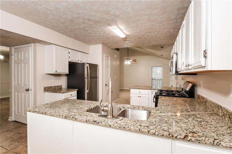 Image for property 949 Heartwood Circle, Lawrenceville, GA 30043