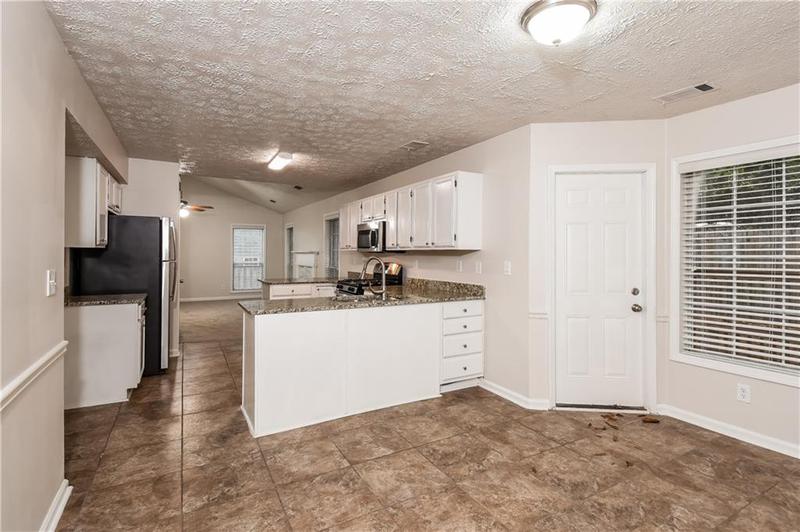 Image for property 949 Heartwood Circle, Lawrenceville, GA 30043