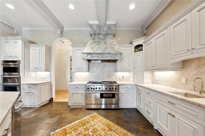 Image for property 811 Hawks Nest Court, Ball Ground, GA 30107