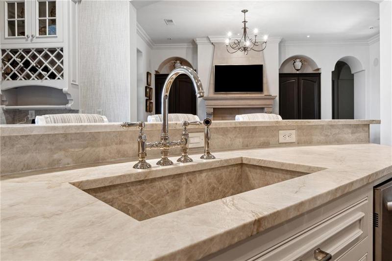 Image for property 811 Hawks Nest Court, Ball Ground, GA 30107