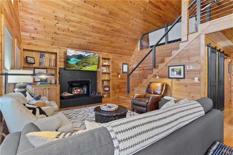 Image for property 295 VISTA CHALET Drive, Ellijay, GA 30540
