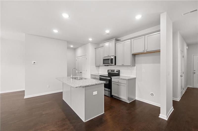 Image for property 6381 Rosetta Drive 83, South Fulton, GA 30331