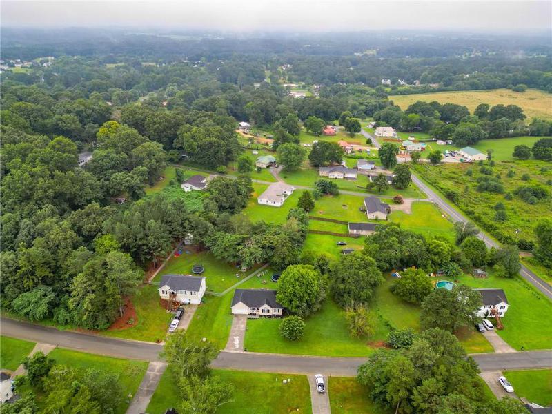 Image for property 133 Single Tree Drive, Calhoun, GA 30701