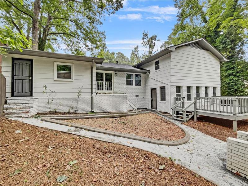 Image for property 5720 Deerfield Trail, Atlanta, GA 30349