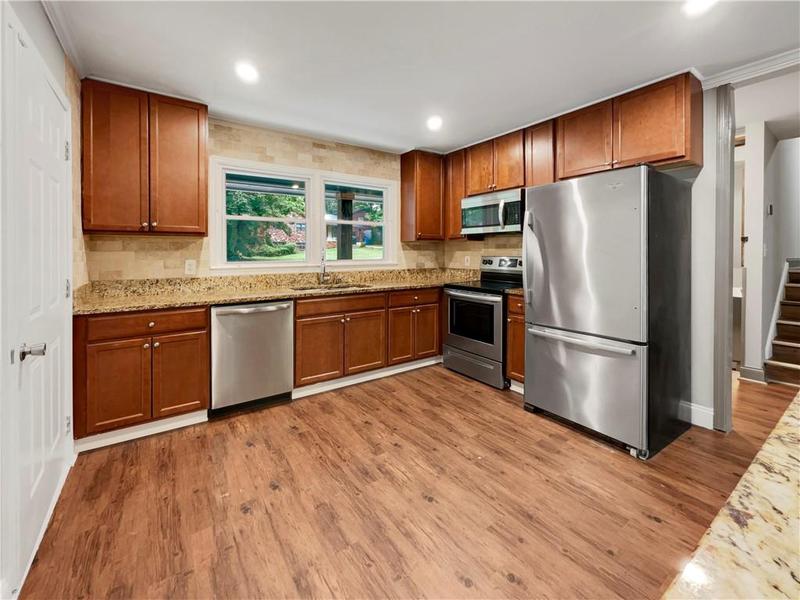 Image for property 5720 Deerfield Trail, Atlanta, GA 30349