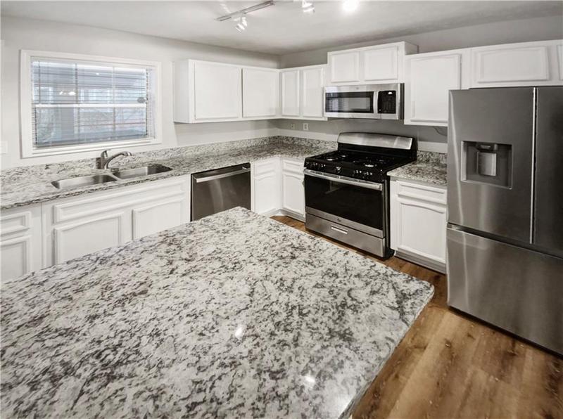 Image for property 504 Vicksburg Place, Atlanta, GA 30350