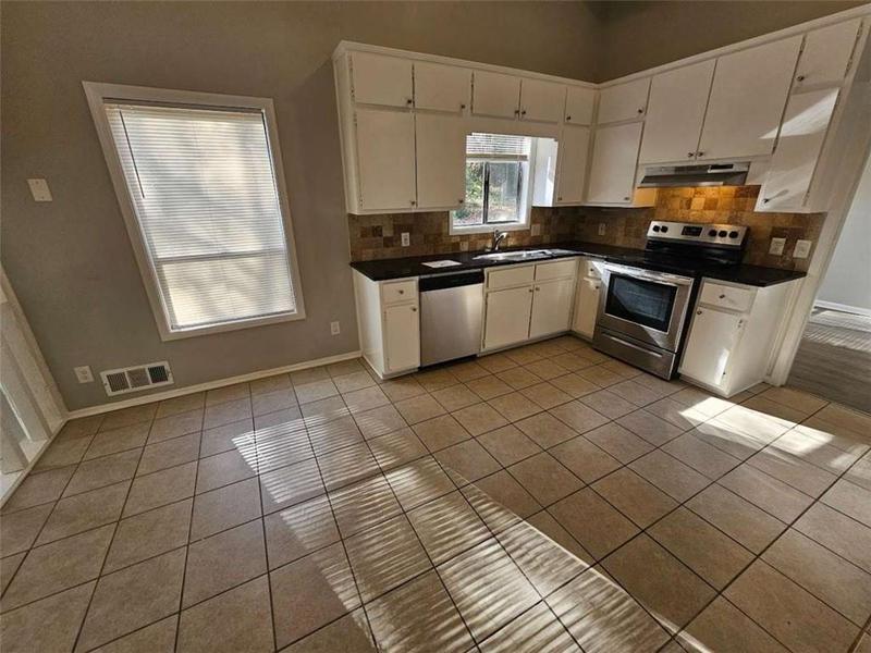 Image for property 5085 Rock Glen Drive, Stone Mountain, GA 30088