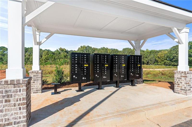 Image for property 40 Crest Drive 24, Hartwell, GA 30643