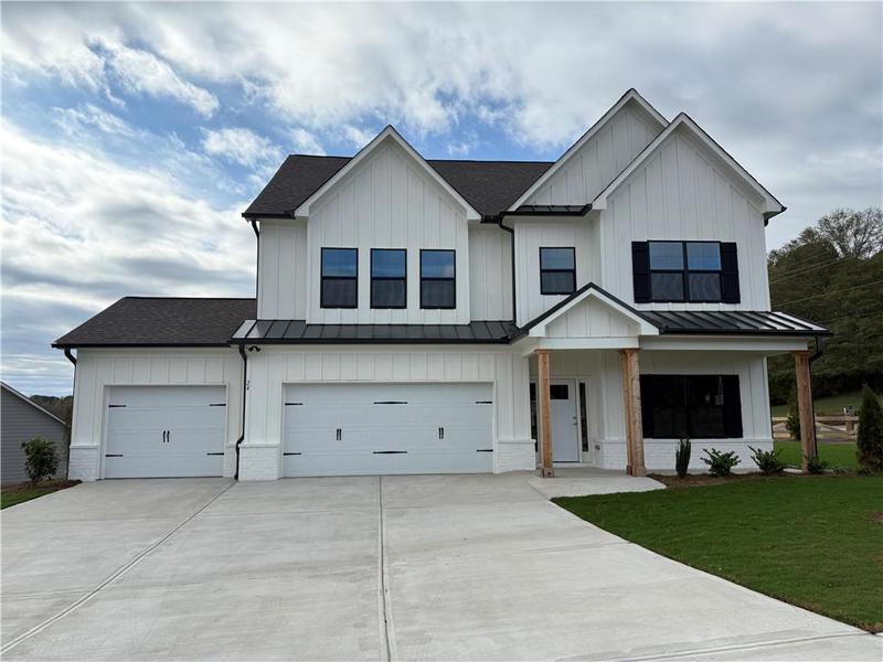 Image for property 24 HIDDEN FIELDS Way, Hoschton, GA 30548