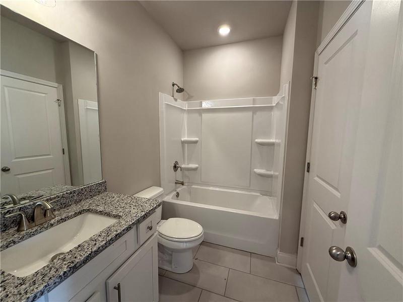 Image for property 24 HIDDEN FIELDS Way, Hoschton, GA 30548