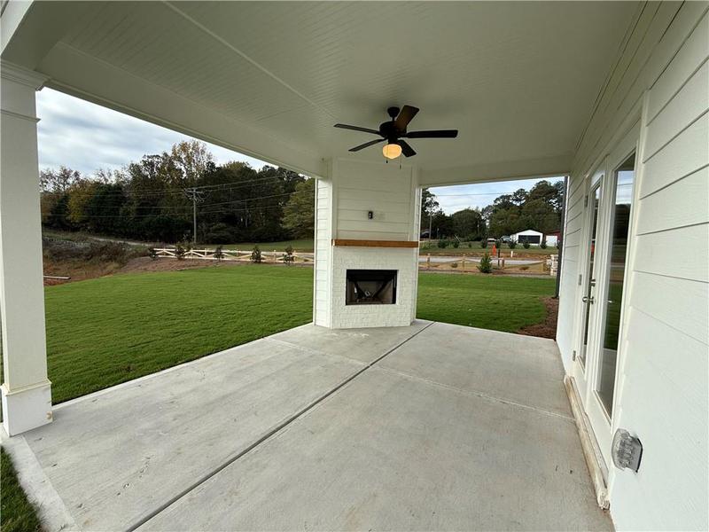 Image for property 24 HIDDEN FIELDS Way, Hoschton, GA 30548