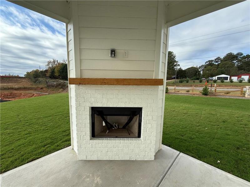 Image for property 24 HIDDEN FIELDS Way, Hoschton, GA 30548