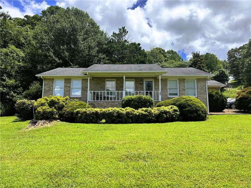 Image for property 102 Lindsey Court, Calhoun, GA 30701