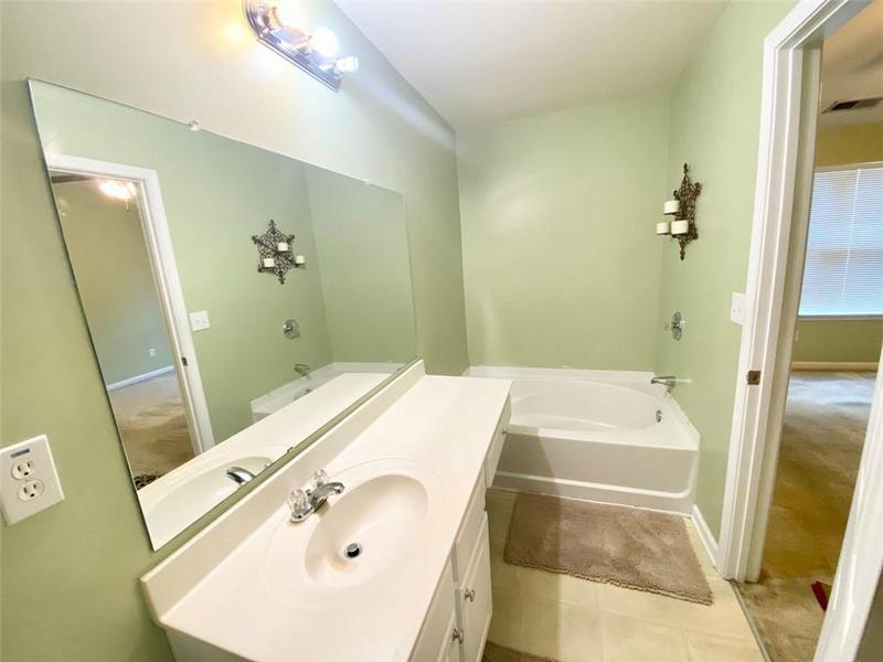Image for property 720 CRESTWELL Circle, Atlanta, GA 30331